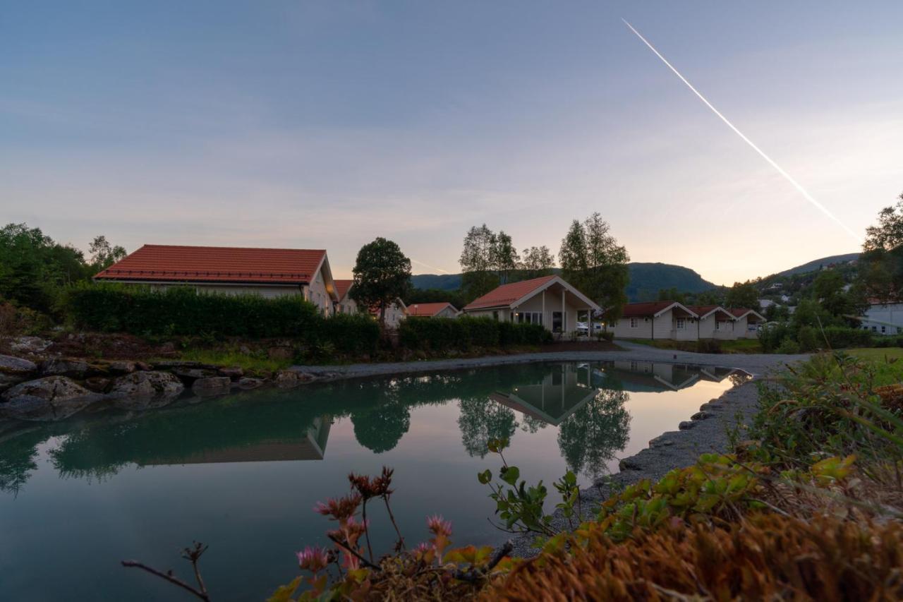 Jolstraholmen Camping Og Hytter Vassenden Zewnętrze zdjęcie